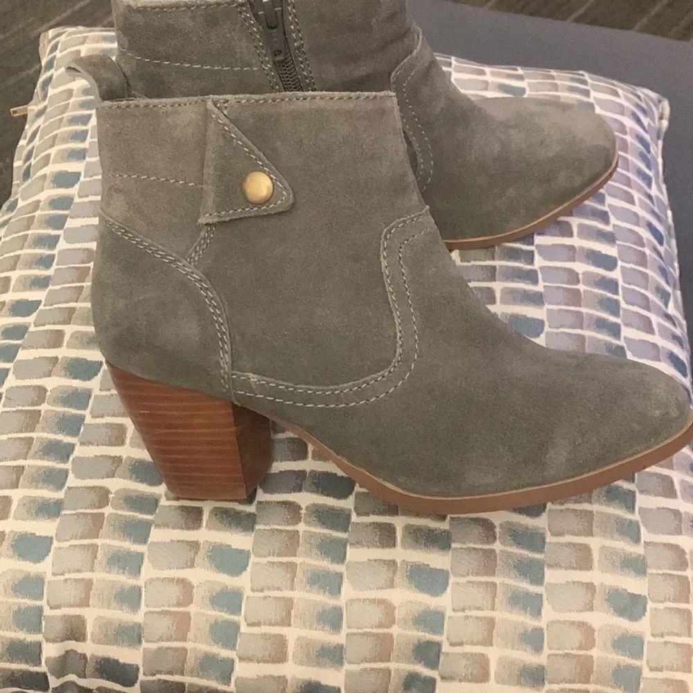 DIBA, heeled boots, zip side, leather uppers, size 7M, new condition